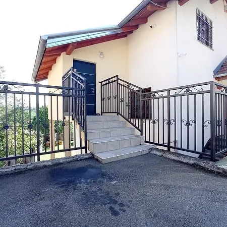 Sweet Apartment *